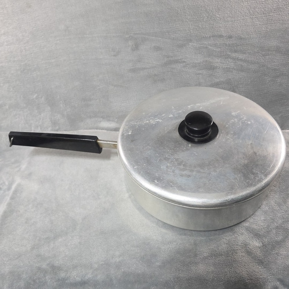 Vintage T-Fal Long Handle Aluminum Pot With Lid Made In‎ France 10 Inch